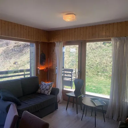 Classy Amid Hills Appartement *